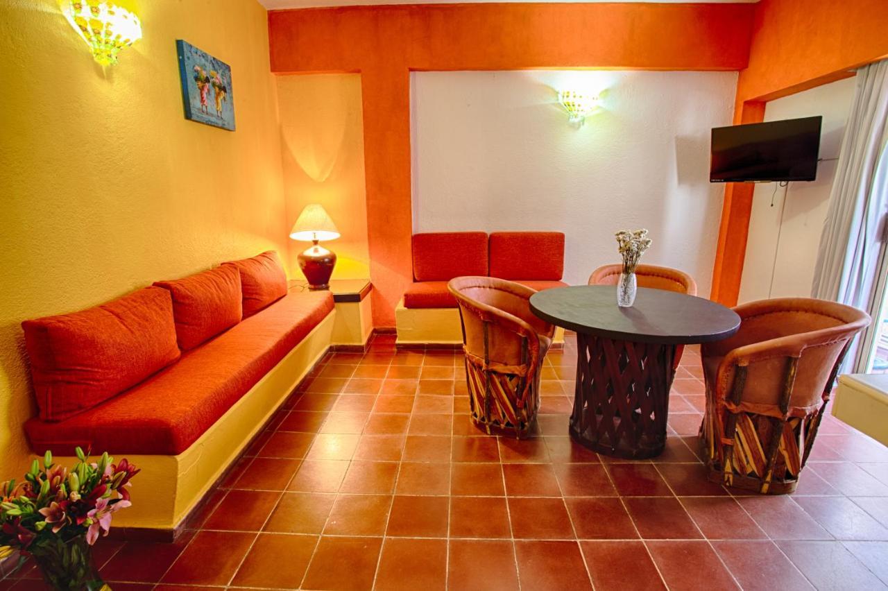 פוארטו ואלארטה Suites Plaza Del Rio - Family Hotel Malecon Centro מראה חיצוני תמונה