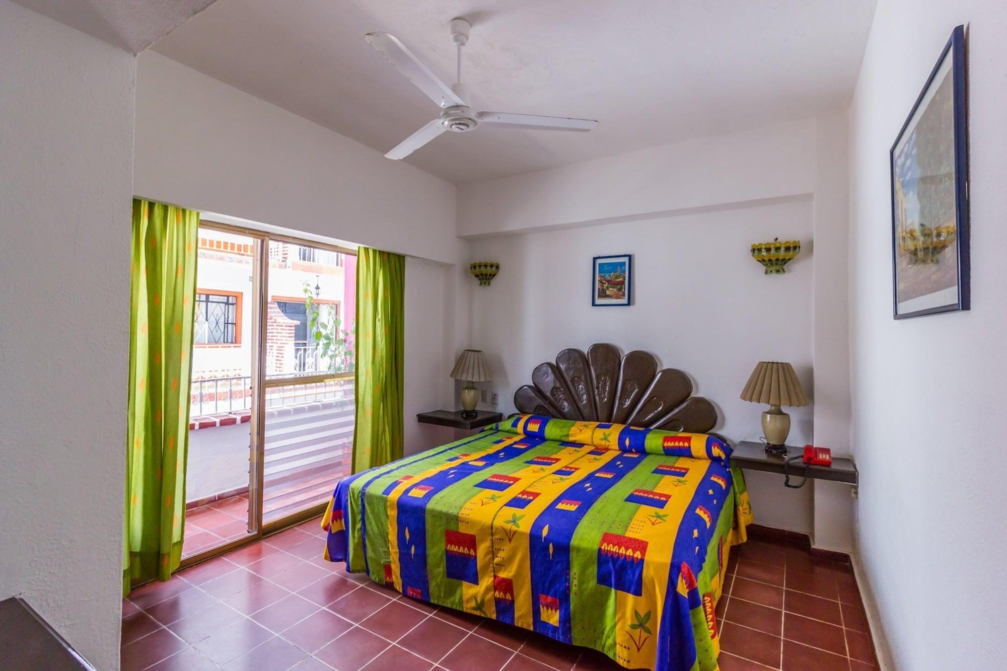 פוארטו ואלארטה Suites Plaza Del Rio - Family Hotel Malecon Centro מראה חיצוני תמונה