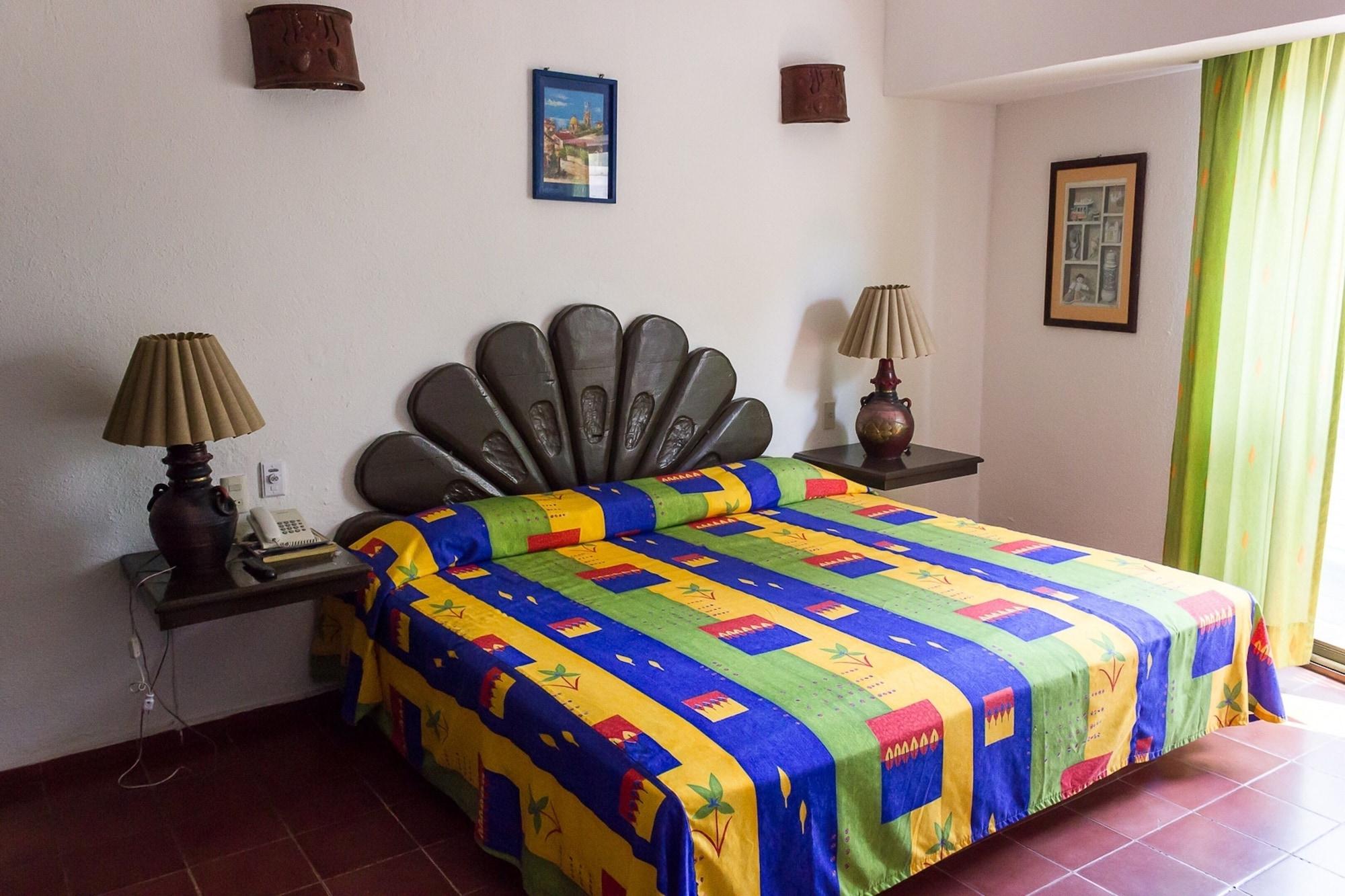 פוארטו ואלארטה Suites Plaza Del Rio - Family Hotel Malecon Centro מראה חיצוני תמונה