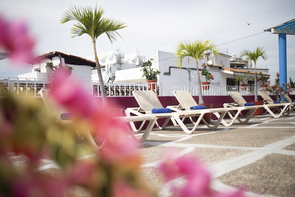 פוארטו ואלארטה Suites Plaza Del Rio - Family Hotel Malecon Centro מראה חיצוני תמונה