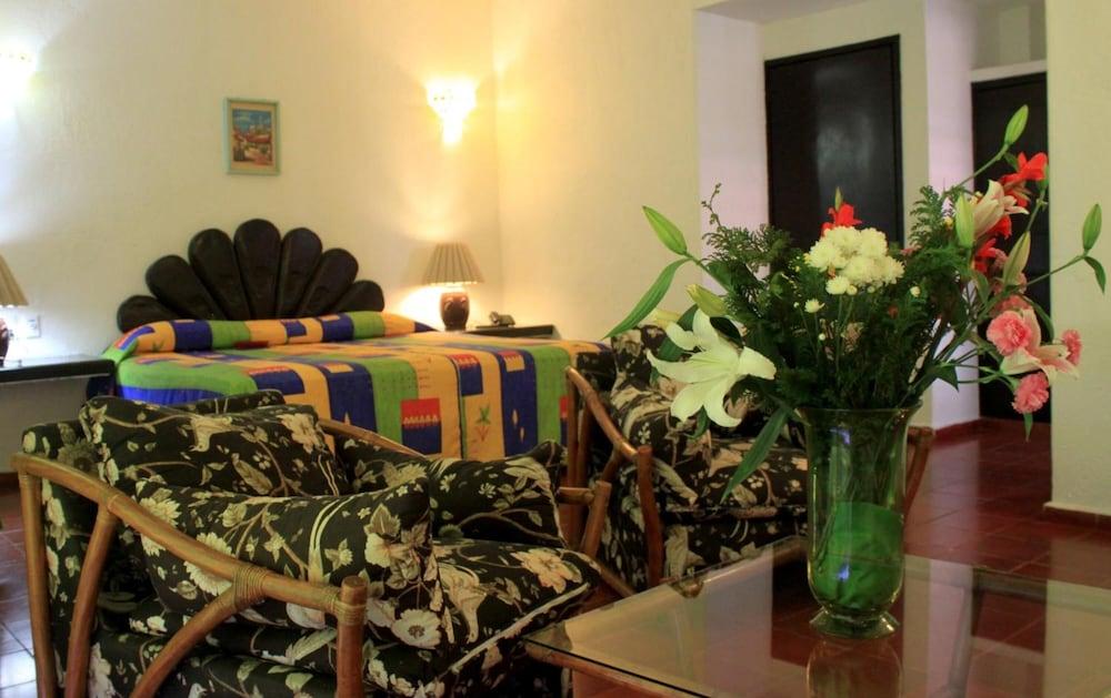 פוארטו ואלארטה Suites Plaza Del Rio - Family Hotel Malecon Centro מראה חיצוני תמונה
